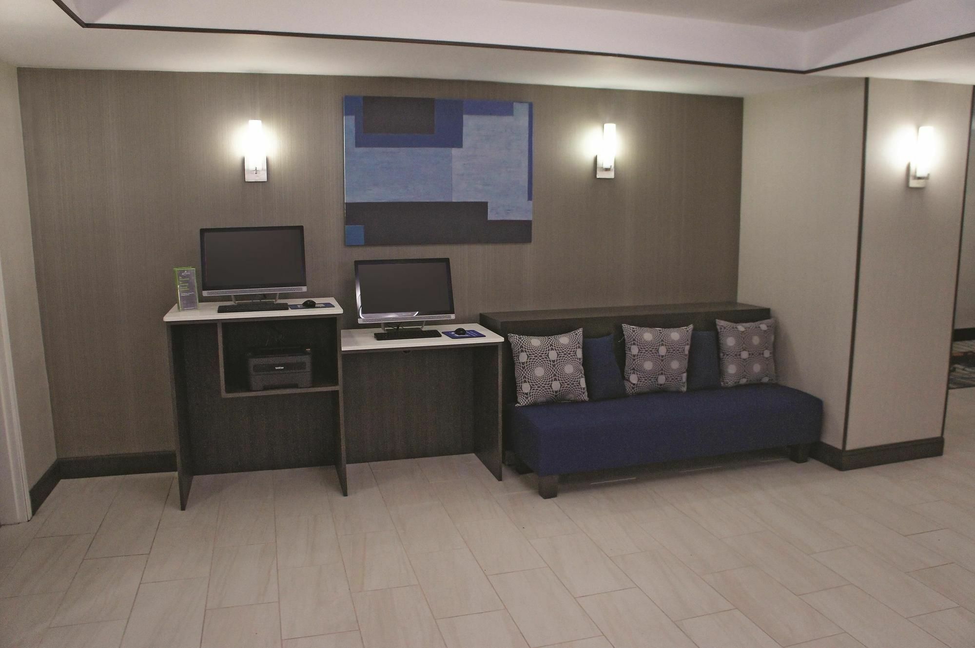La Quinta By Wyndham Covington Hotell Eksteriør bilde